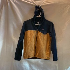 Patagonia fleece zip up sweatshirt, tan and blue